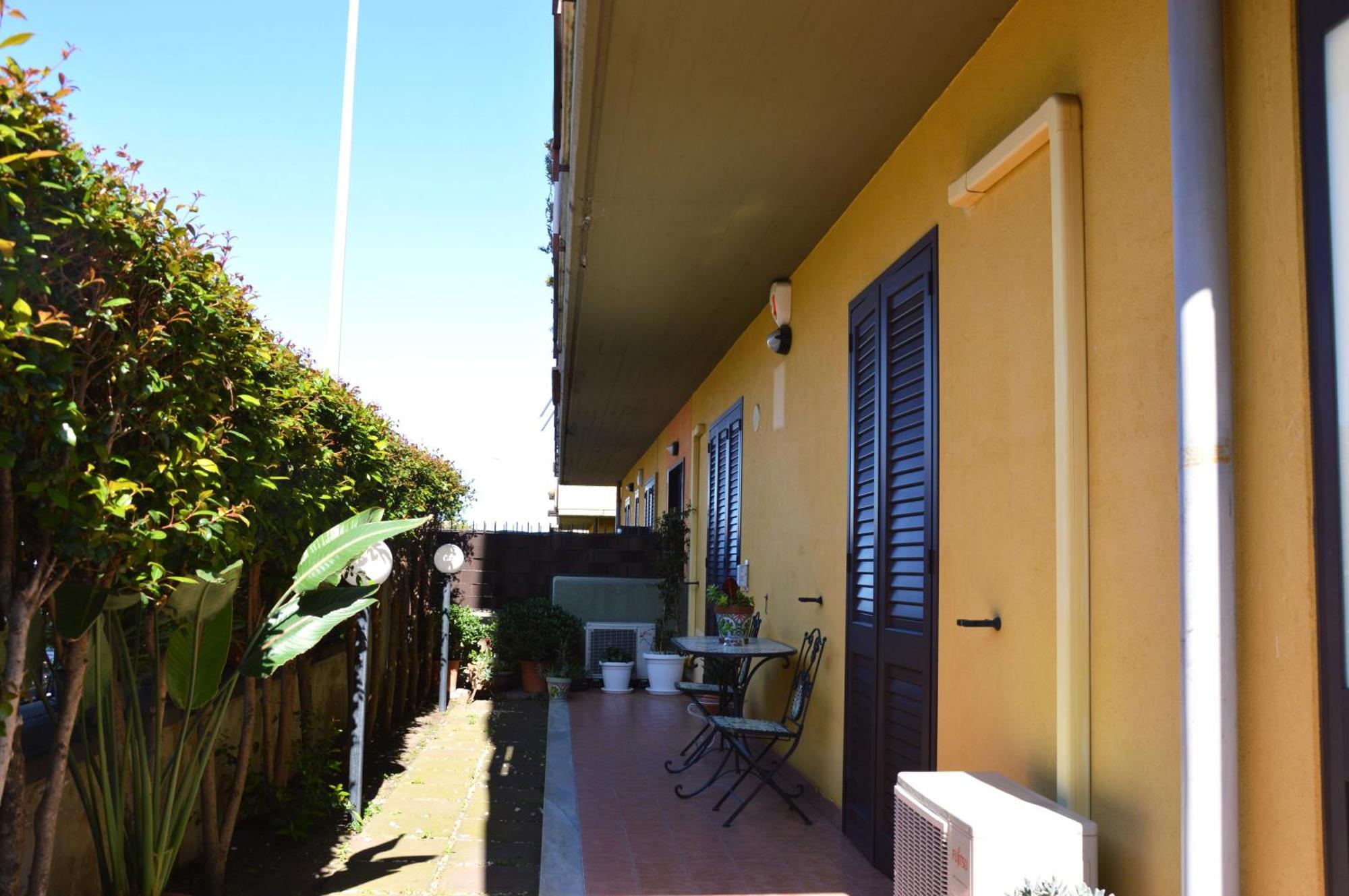 Ferienwohnung Rita Little House Mascali Exterior foto